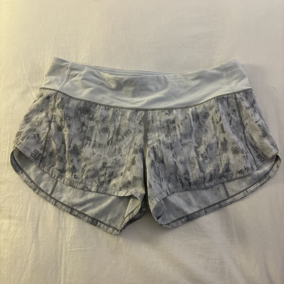 Lulu lemon shorts - Picture 3 of 4